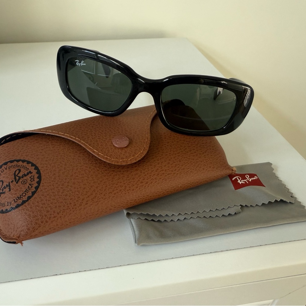 Ray-Ban Black Rectangular Sunglasses